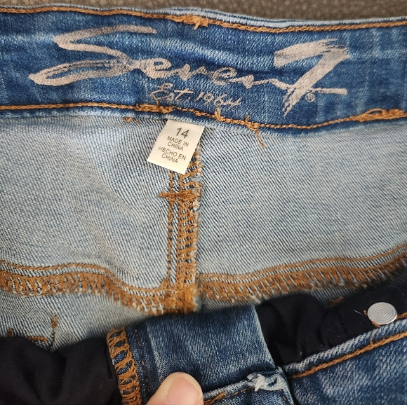 Seven7 Bermuda Shorts Size 14 - Picture 2 of 4